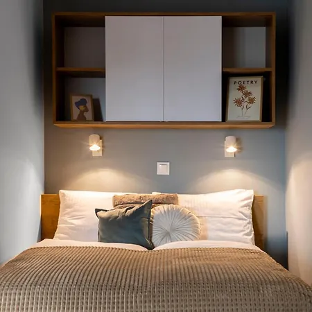 Jaworska, Sun & Snow *