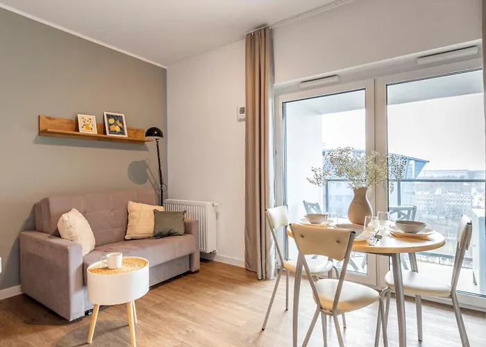 Jaworska, Sun & Snow * Wroclaw